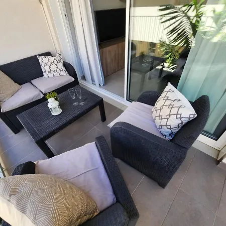 Chill Out Tesoro 公寓 阿德耶