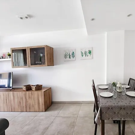 Chill Out Tesoro Apartment